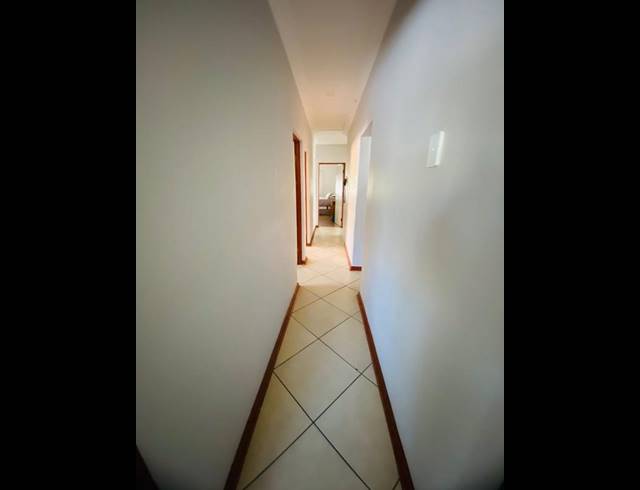 4 BEDROOM HOUSE FOR SALE IN SOUTH HILLS